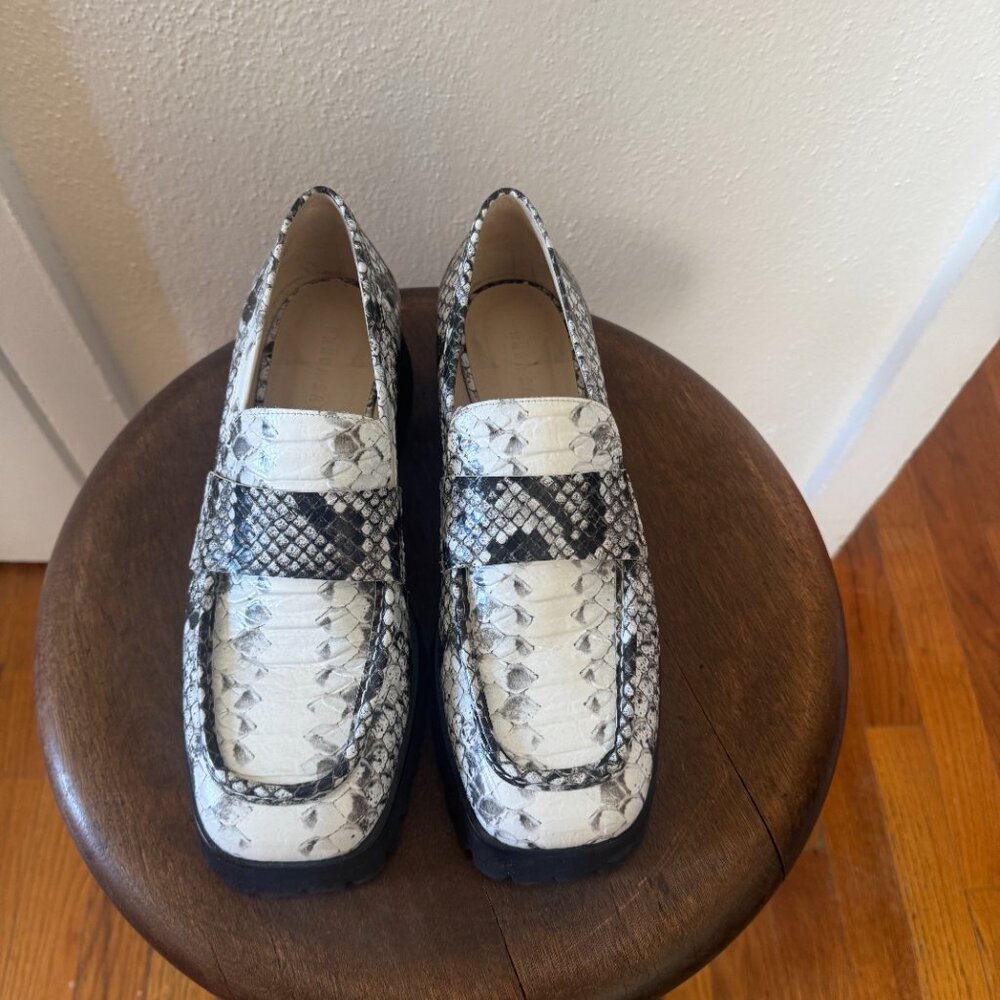 Freda Salvador Hana Croc Embossed Leather Loafers Snake White Black Size 8